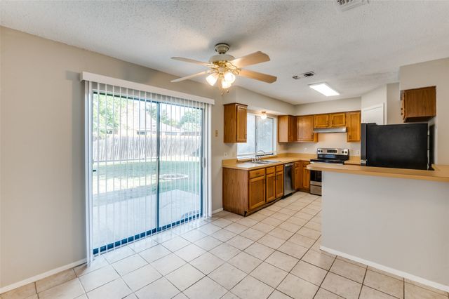 2630 Remmington Drive, Grand Prairie, TX 75052