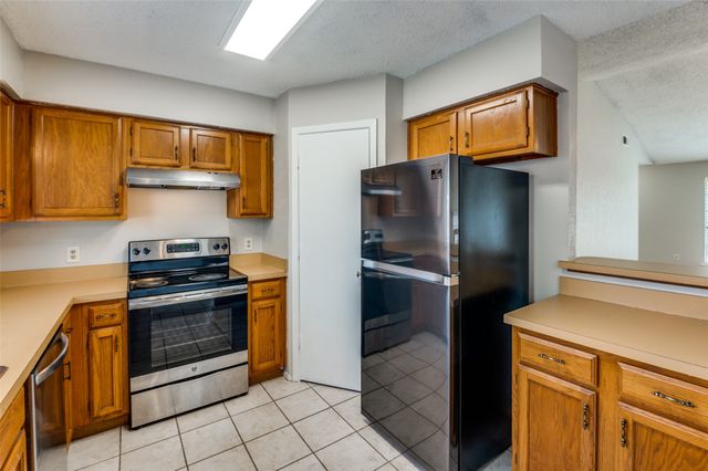 2630 Remmington Drive, Grand Prairie, TX 75052