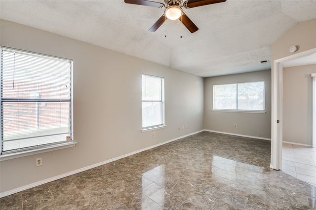2630 Remmington Drive, Grand Prairie, TX 75052