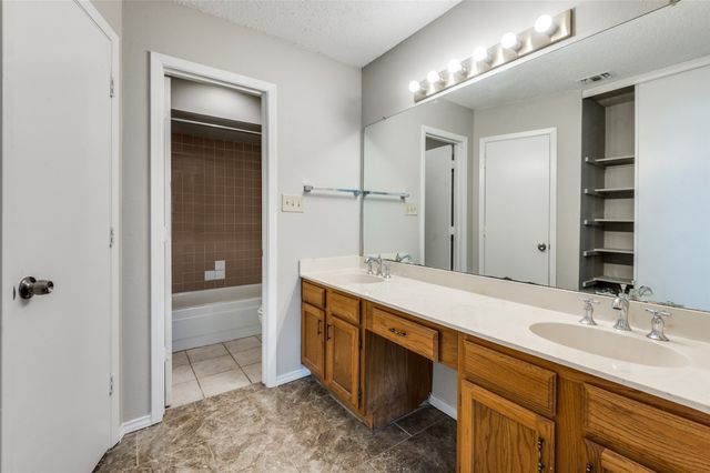 2630 Remmington Drive, Grand Prairie, TX 75052