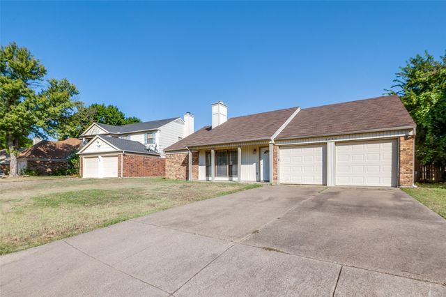 2630 Remmington Drive, Grand Prairie, TX 75052