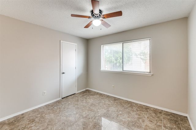 2630 Remmington Drive, Grand Prairie, TX 75052