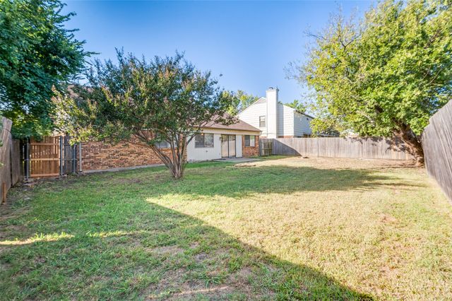 2630 Remmington Drive, Grand Prairie, TX 75052