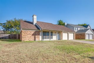 2630 Remmington Drive, Grand Prairie, TX 75052