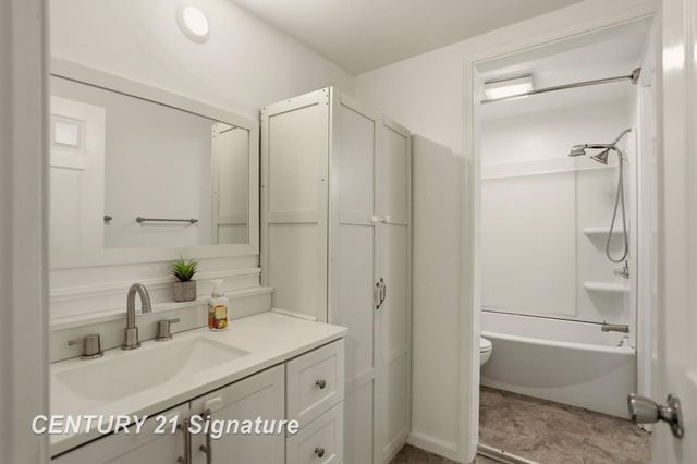4355 N Michigan Avenue, Saginaw, MI 48604