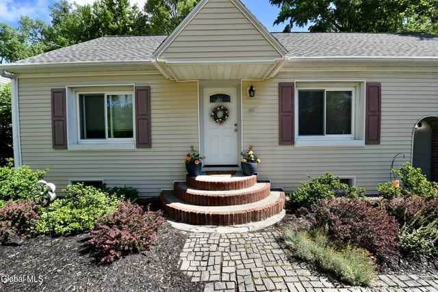 69 Gipp Road, Guilderland, NY 12203