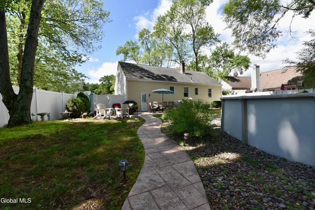 69 Gipp Road, Guilderland, NY 12203