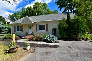 69 Gipp Road, Guilderland, NY 12203