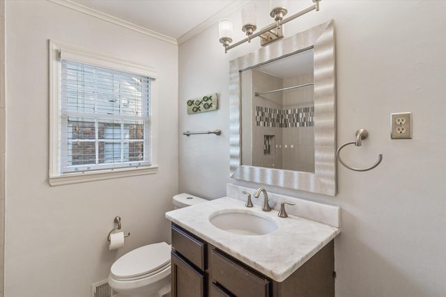 416 ELWOOD LN, Memphis, TN 38117