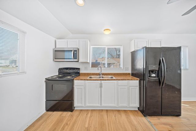 964 E Weber Road, Columbus, OH 43211