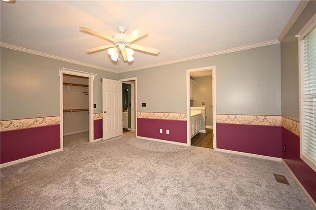 9115 N Camden Avenue, Kansas City, MO 64154