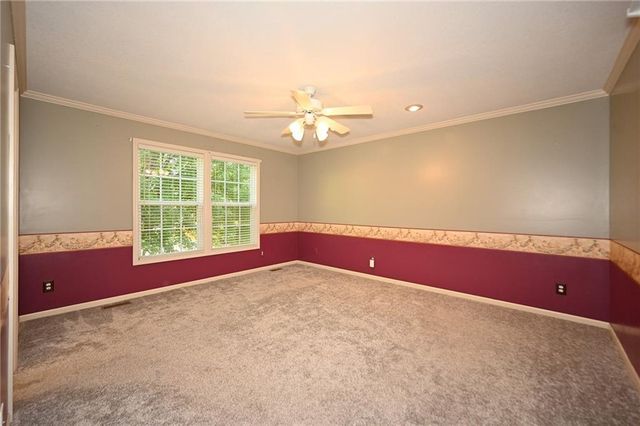 9115 N Camden Avenue, Kansas City, MO 64154