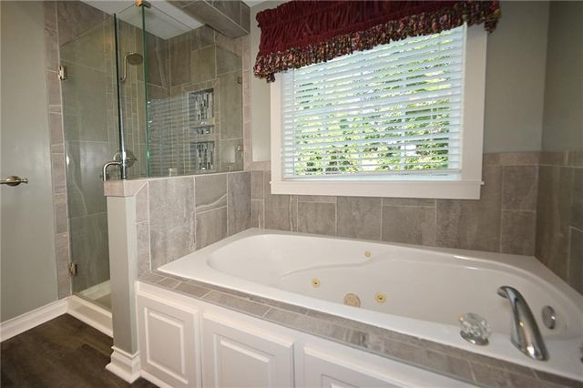 9115 N Camden Avenue, Kansas City, MO 64154