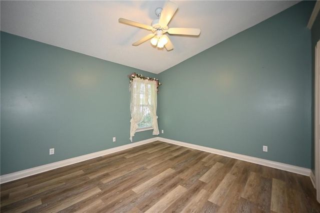 9115 N Camden Avenue, Kansas City, MO 64154