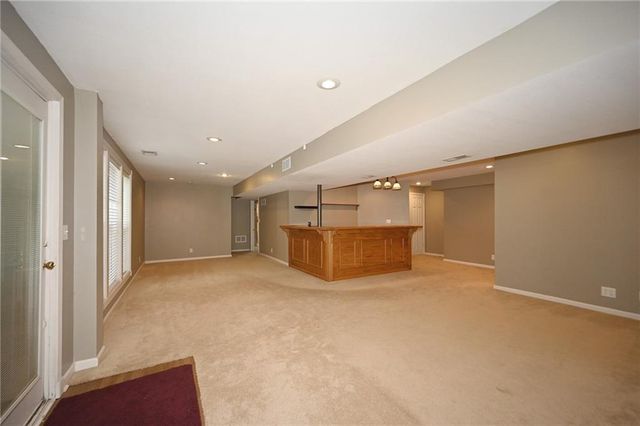 9115 N Camden Avenue, Kansas City, MO 64154