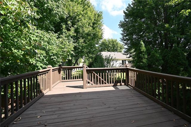 9115 N Camden Avenue, Kansas City, MO 64154