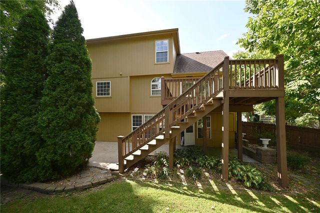 9115 N Camden Avenue, Kansas City, MO 64154