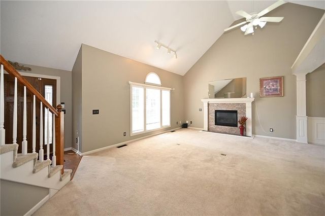 9115 N Camden Avenue, Kansas City, MO 64154