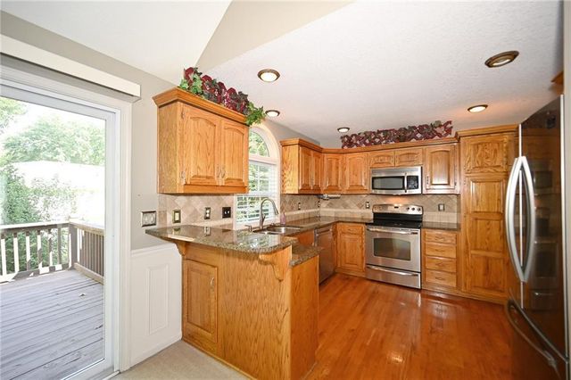 9115 N Camden Avenue, Kansas City, MO 64154