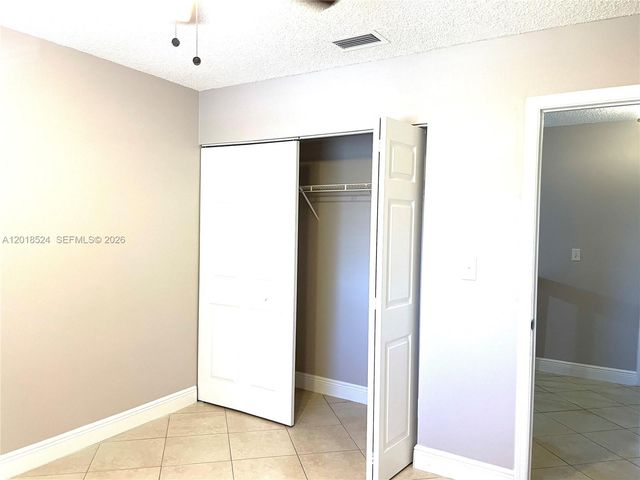 7175 Nova Dr 107, Davie, FL 33317
