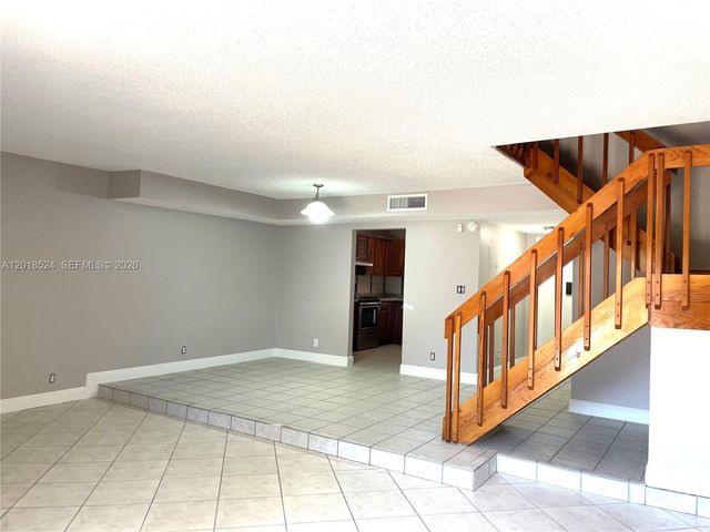 7175 Nova Dr 107, Davie, FL 33317