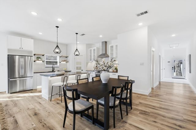 901 Elsbeth Street, Dallas, TX 75208