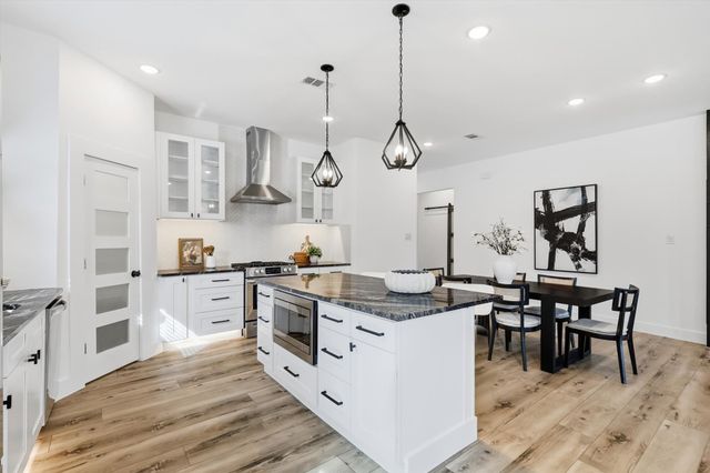 901 Elsbeth Street, Dallas, TX 75208