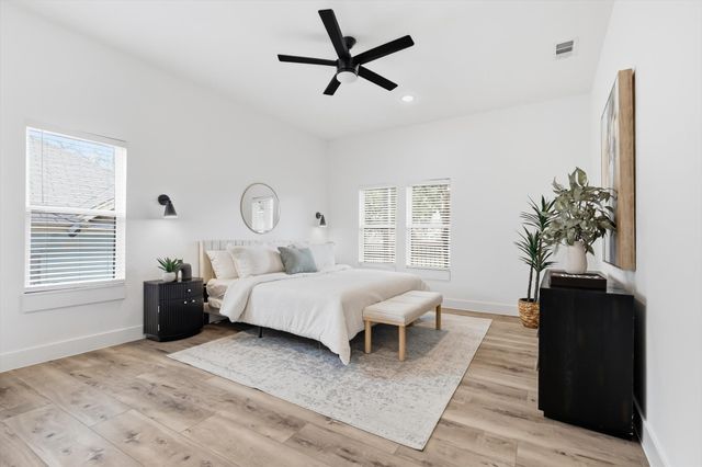 901 Elsbeth Street, Dallas, TX 75208