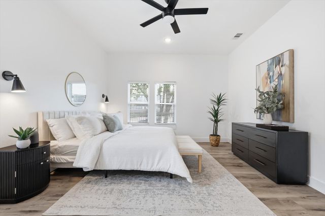 901 Elsbeth Street, Dallas, TX 75208