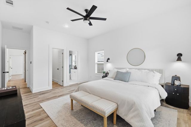 901 Elsbeth Street, Dallas, TX 75208