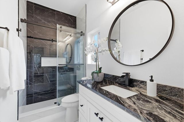 901 Elsbeth Street, Dallas, TX 75208