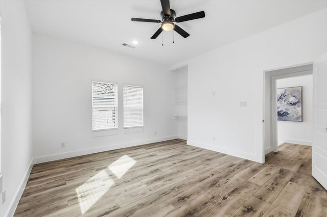 901 Elsbeth Street, Dallas, TX 75208