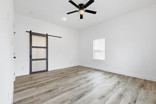 901 Elsbeth Street, Dallas, TX 75208