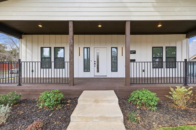 901 Elsbeth Street, Dallas, TX 75208