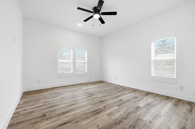 901 Elsbeth Street, Dallas, TX 75208