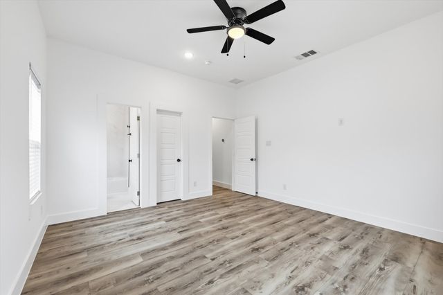 901 Elsbeth Street, Dallas, TX 75208