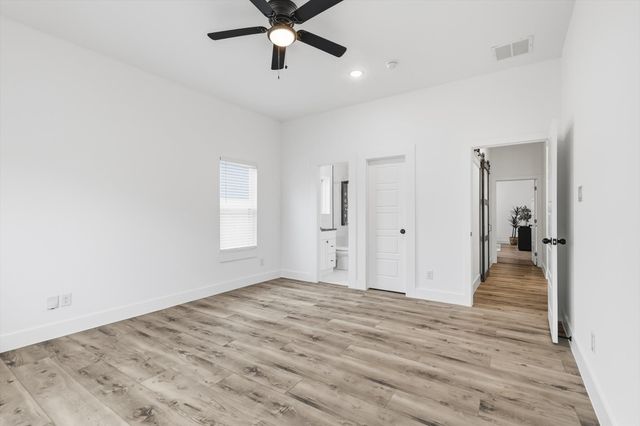 901 Elsbeth Street, Dallas, TX 75208