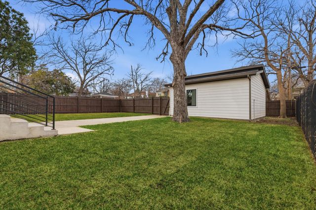 901 Elsbeth Street, Dallas, TX 75208