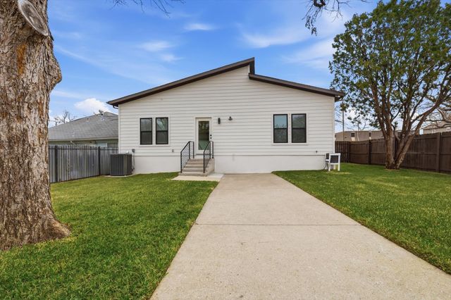 901 Elsbeth Street, Dallas, TX 75208