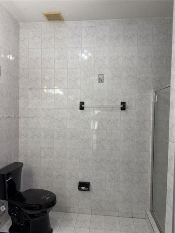 8856 NW 140th Ln 1, Miami Lakes, FL 33018