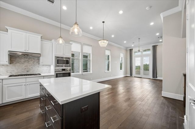 9664 Knight Road, Houston, TX 77045