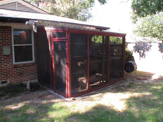 8120 Hunnicut Road, Dallas, TX 75228