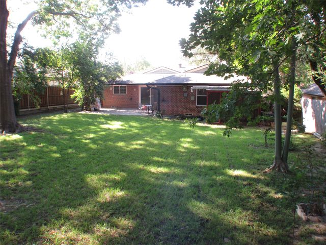 8120 Hunnicut Road, Dallas, TX 75228