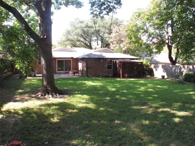 8120 Hunnicut Road, Dallas, TX 75228