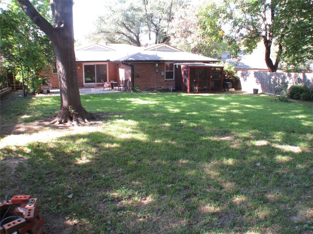 8120 Hunnicut Road, Dallas, TX 75228