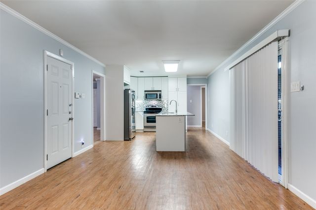 8120 Hunnicut Road, Dallas, TX 75228