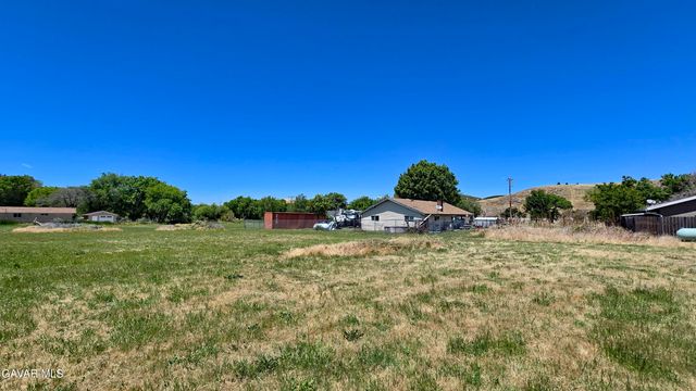 Boxtree Dr & Brookwood Rd, Lake Elizabeth, CA 93532