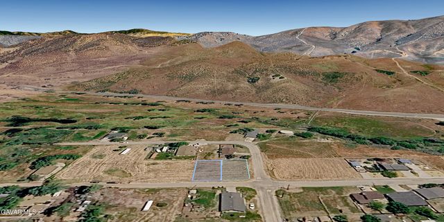 Boxtree Dr & Brookwood Rd, Lake Elizabeth, CA 93532