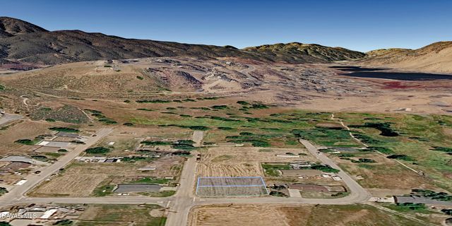 Boxtree Dr & Brookwood Rd, Lake Elizabeth, CA 93532