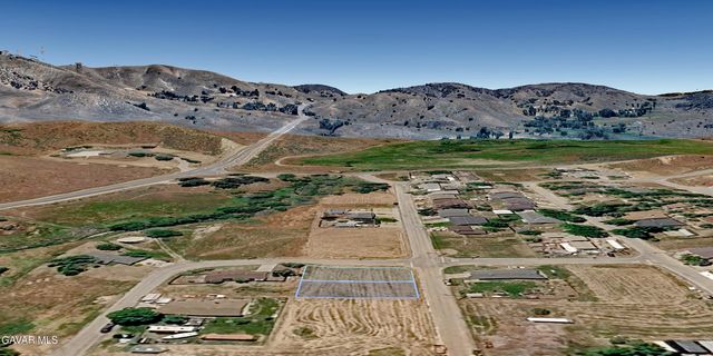 Boxtree Dr & Brookwood Rd, Lake Elizabeth, CA 93532